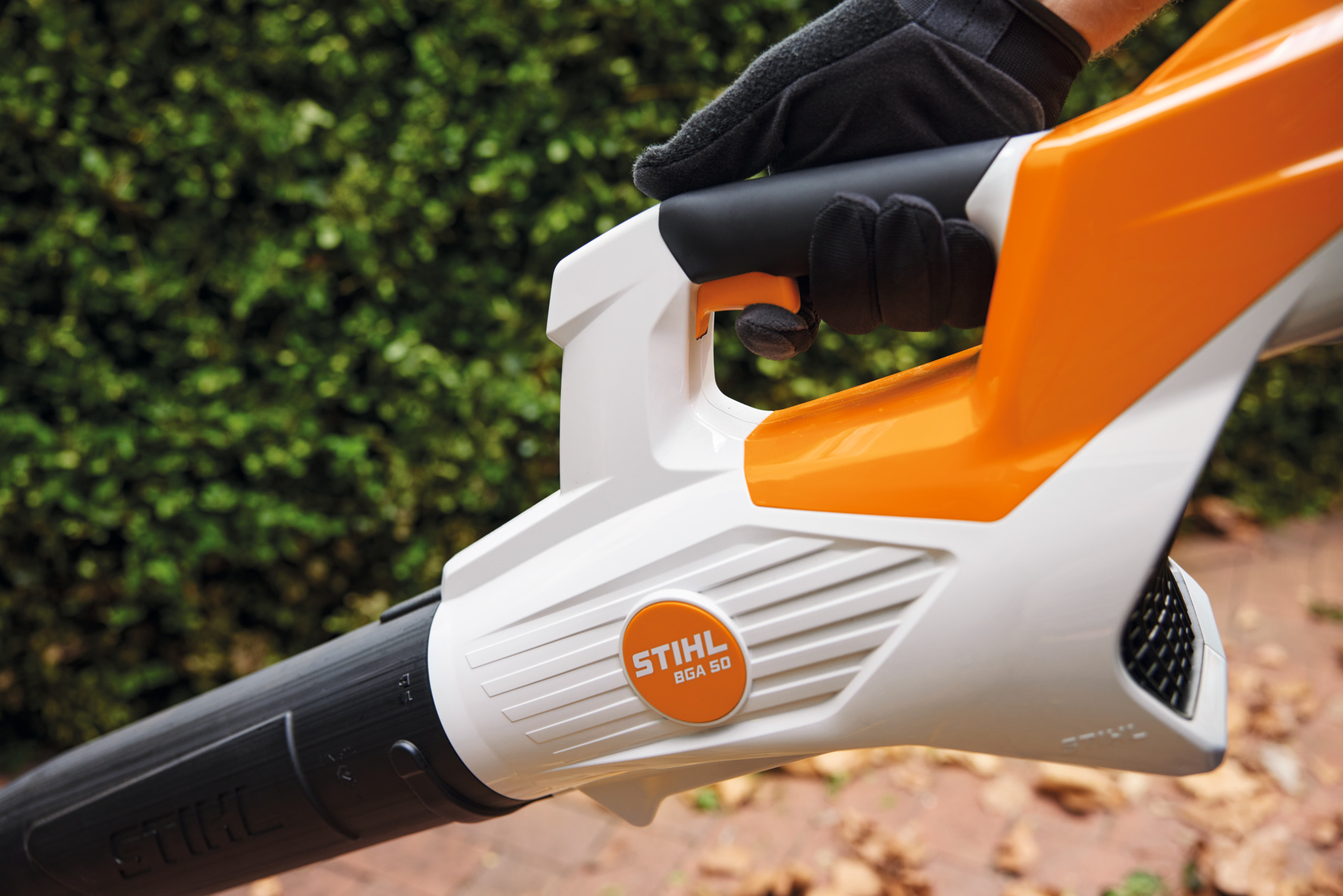 SOPLADOR BGA 50, con batería AK 20 y cargador AL 101